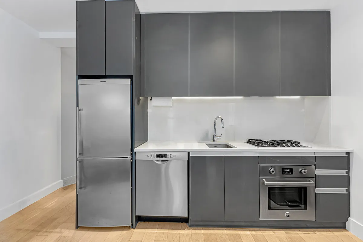 44-15 Purves Street, Unit 6D Queens, NY 11101 - Photo 6 of 12