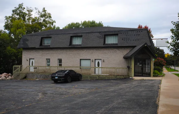 $3,000 | 422 North Wisconsin Street, Elkhorn, WI 53121