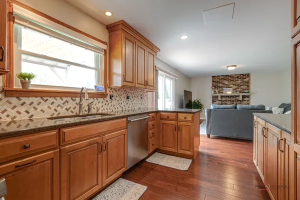 Contact Agent | 117 Annapolis Drive, Vernon Hills, IL 60061
