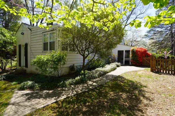$869,000 | North Buchanan Street, Arlington, VA 22207