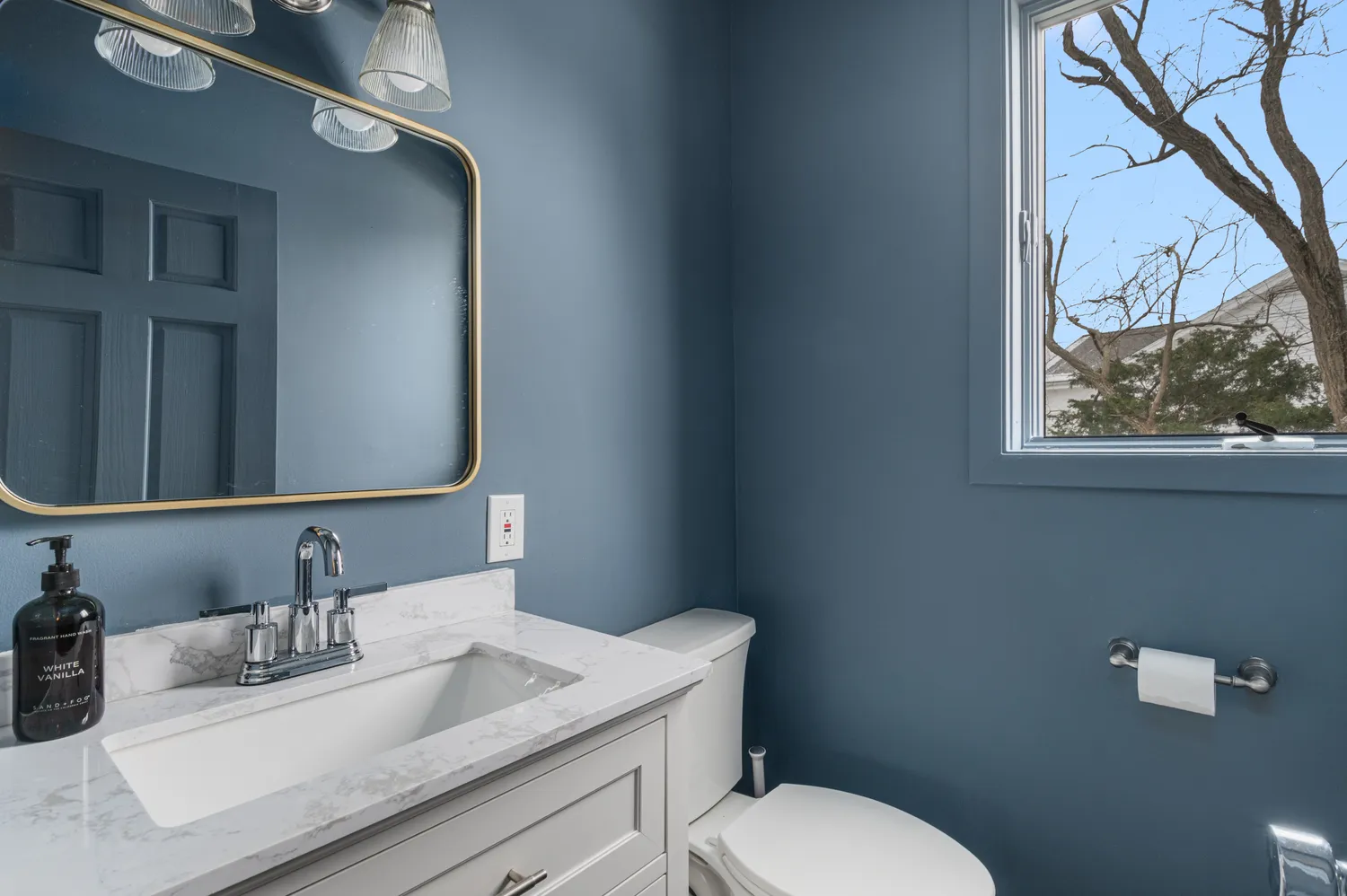 $639,000 | 1705 Wampanoag Trail, Barrington, RI 02806