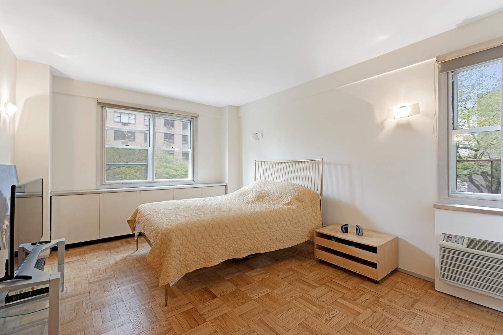 30 West 60th Street, Unit 4R Manhattan, NY 10019 - Photo 6 of 10