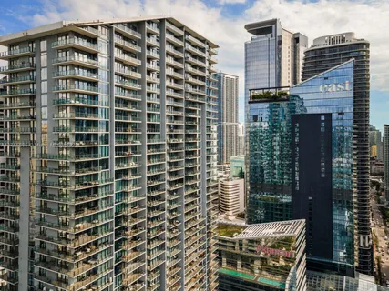 a view of buildings