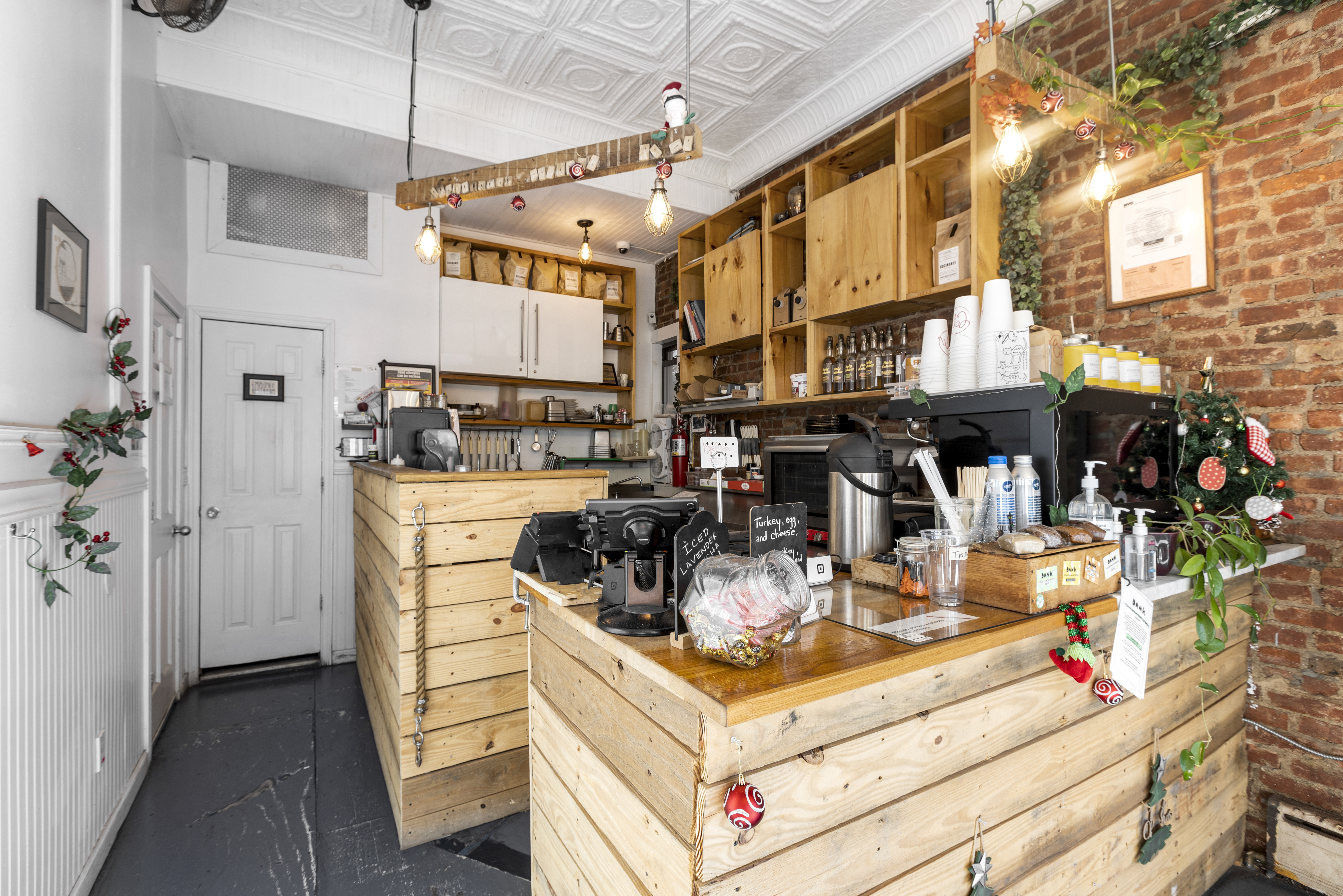 487 Seneca Avenue Queens, NY 11385 - Photo 4 of 19