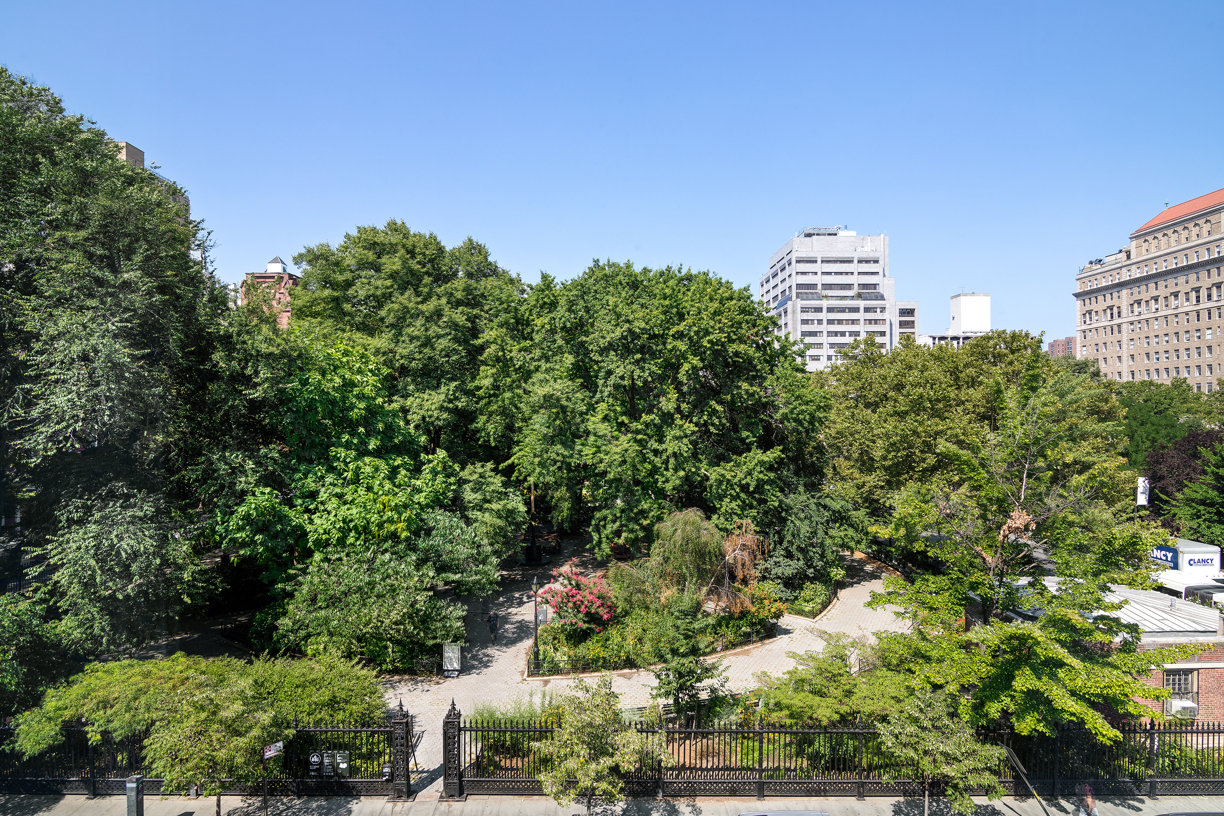 242 East 15th Street, Unit 6 Manhattan, NY 10003 - Photo 2 of 6