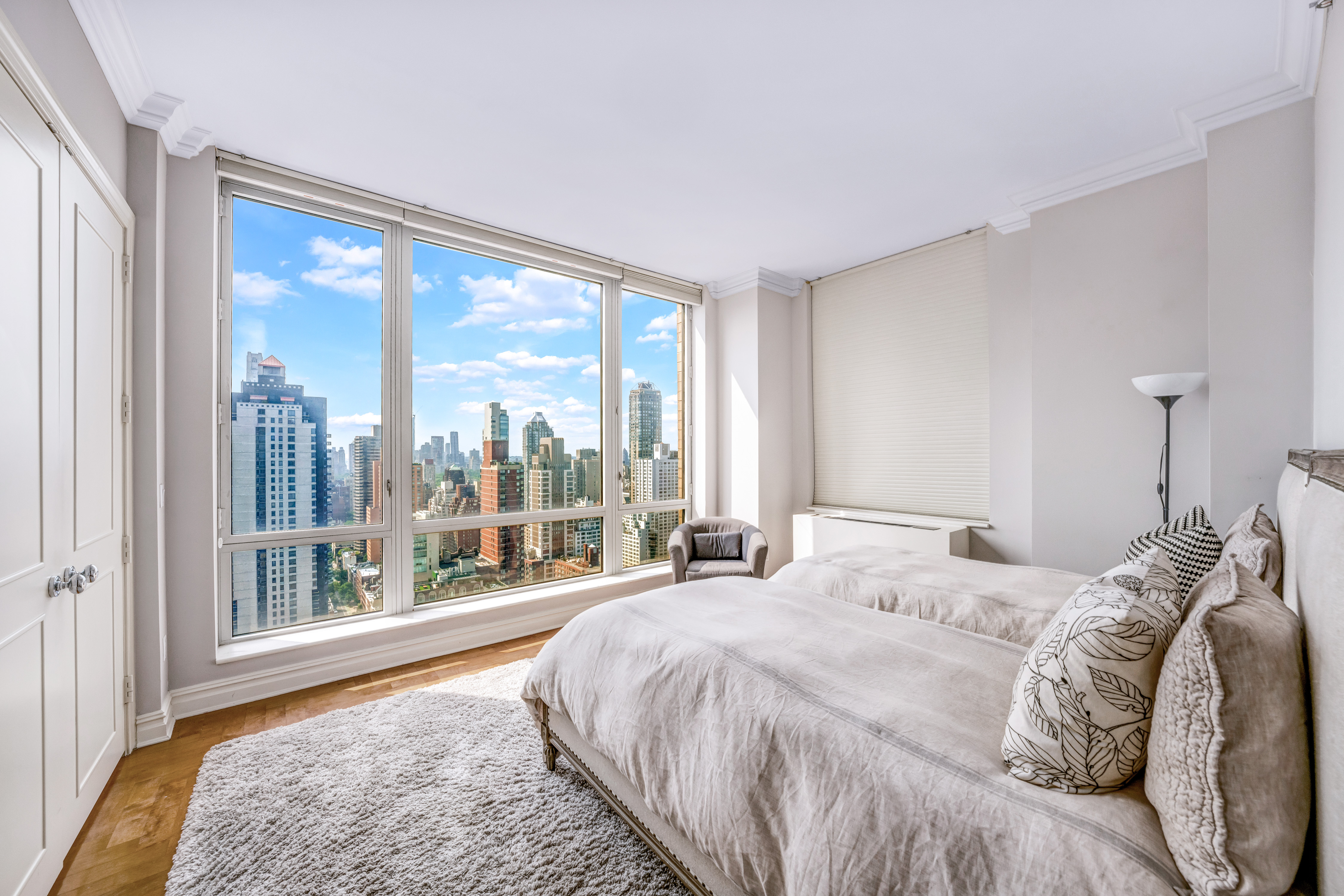 401 East 60th Street, Unit 33C Manhattan, NY 10022 - Photo 8 of 11