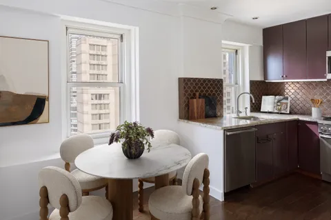 $2,399,000 | 159 West 53rd Street, Unit 38GH | Midtown Central