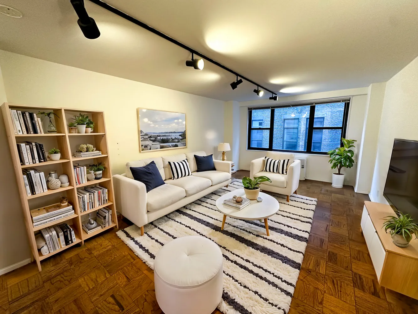 $3,400 | 7 East 14th Street, Unit 824 | Flatiron