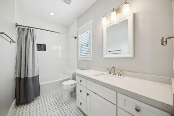 Contact Agent | 611 Cordell Street, Houston, TX 77009