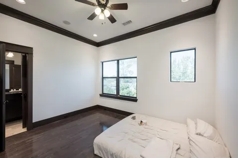 $580,000 | 406 Fenn Street, Houston, TX 77018