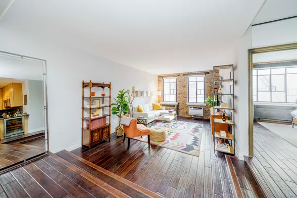 $1,400,000 | 255 West 23rd Street, Unit 4HW | Chelsea