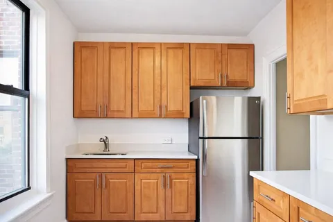 $2,900 | 28-23 42nd Street, Unit D5 | Astoria