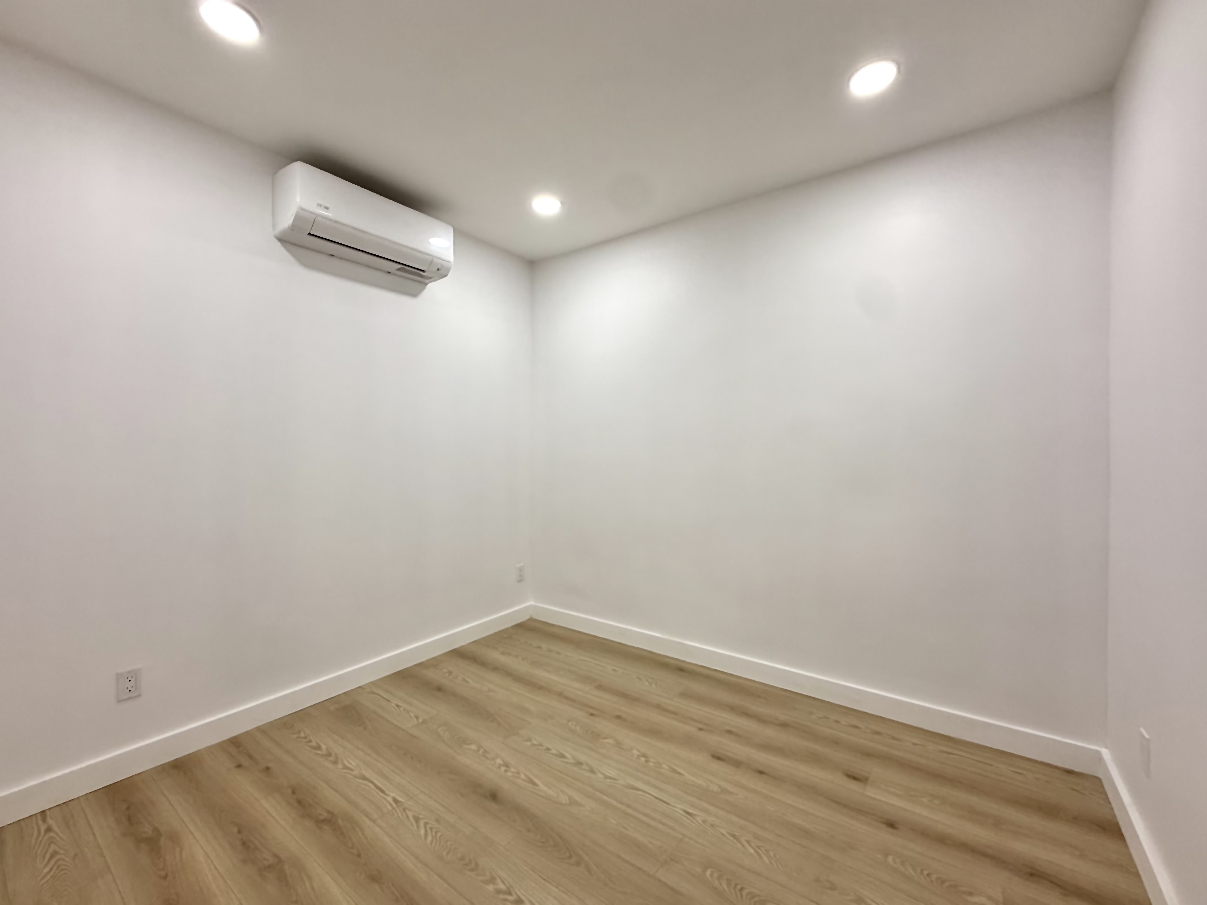 985 Rogers Avenue, Unit 3 Brooklyn, NY 11226 - Photo 6 of 10 a view of room