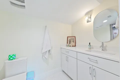 $1,275,000 | 2201 East 16th Street, Austin, TX 78702