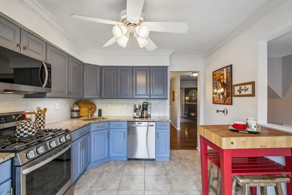 $599,000 | 12 Louisburg Square, Verona, NJ 07044
