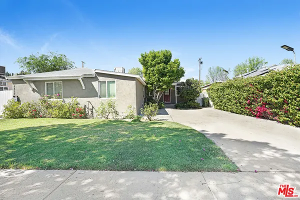 $987,000 | 6659 Zelzah Avenue, Reseda, CA 91335