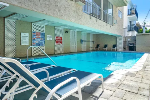 $650,000 | 11645 Montana Avenue, Unit 107, Los Angeles, CA 90049