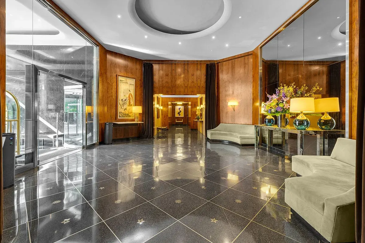 $1,645,000 | 860 5th Avenue, Unit 4M | Lenox Hill