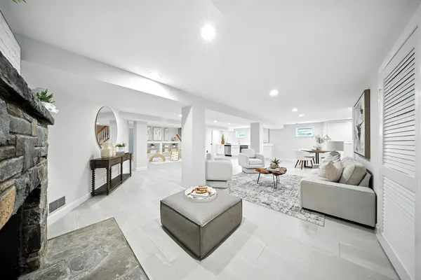 $1,199,000 | Park Road, Alexandria, VA 22312