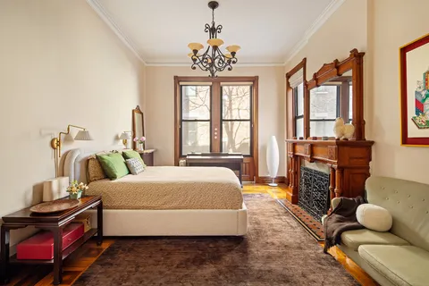 $1,295,000 | 39 Remsen Street, Unit 2C | Brooklyn Heights