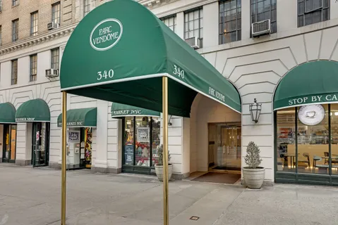 $675,000 | 340 West 57th Street, Unit 8E | Hell's Kitchen