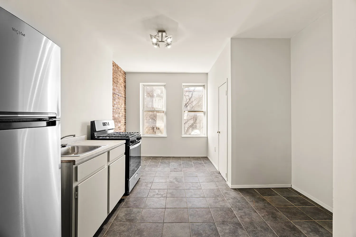 $3,400 | 418 South 4th Street, Unit 3L | Williamsburg