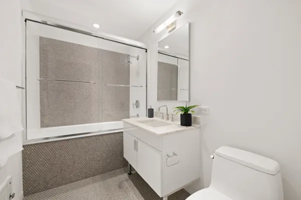 $1,795,000 | 300 East 79th Street, Unit 4C | Upper East Side