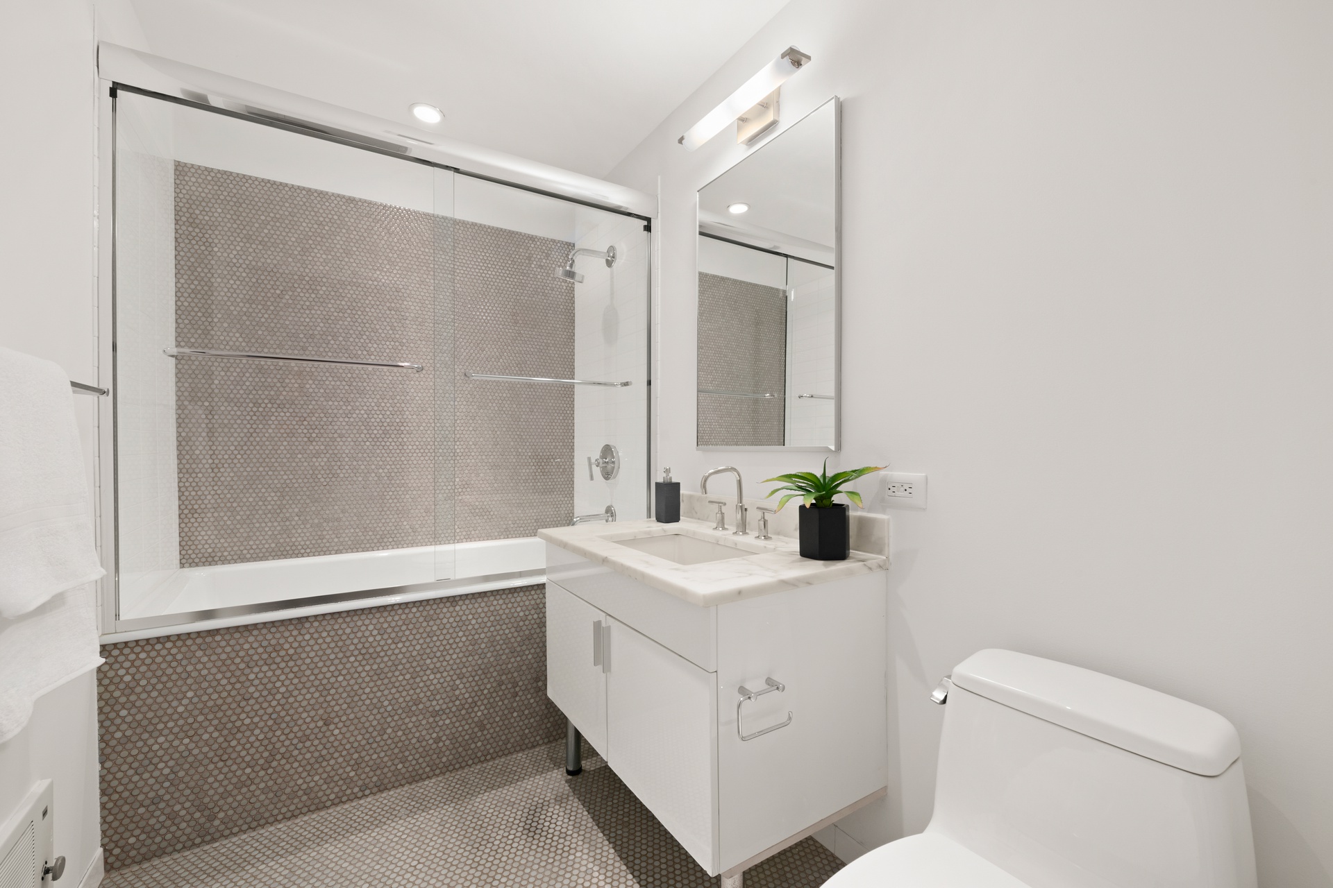 300 East 79th Street, Unit 4C Manhattan, NY 10075 - Photo 9 of 14
