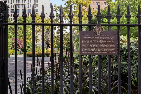 $1,195,000 | 39 Gramercy Park North, Unit 5F | Gramercy