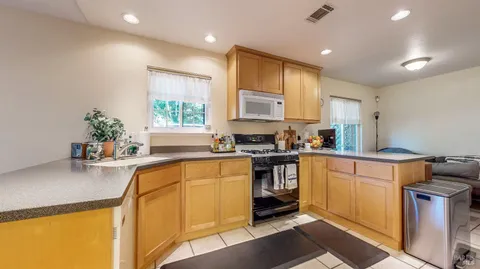 $695,000 | 1678 Creekview Court, Petaluma, CA 94954