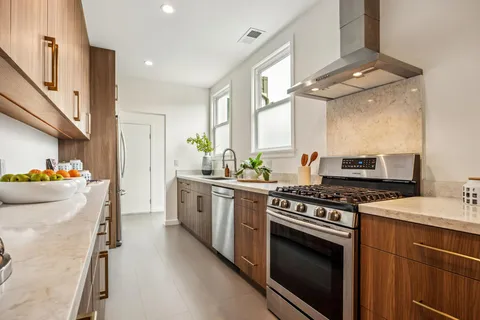 $8,000 | 238 Alma Street, San Francisco, CA 94117