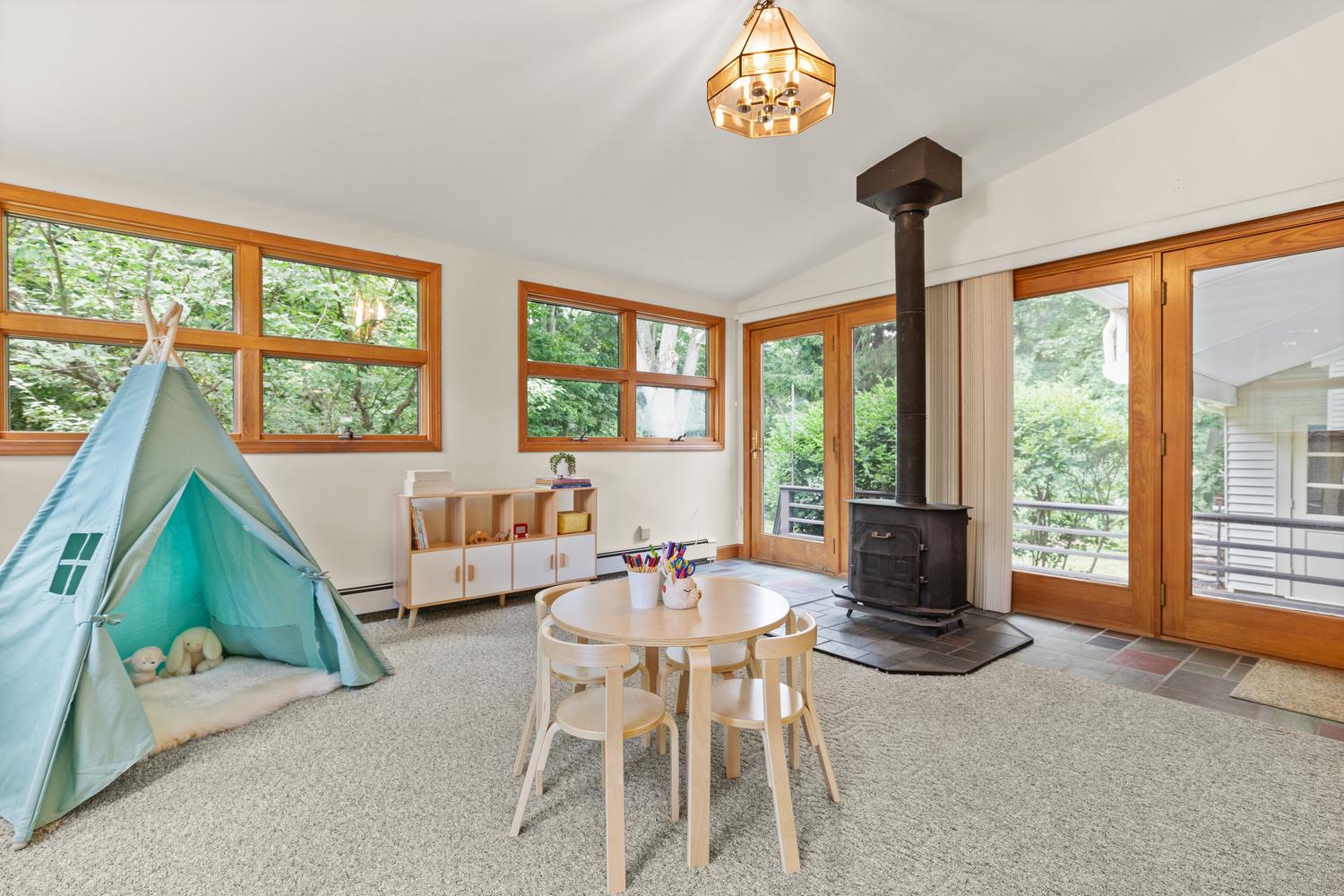 226 Peter Spring Road Concord, MA 01742 - Photo 8 of 20 Gallery Image 8