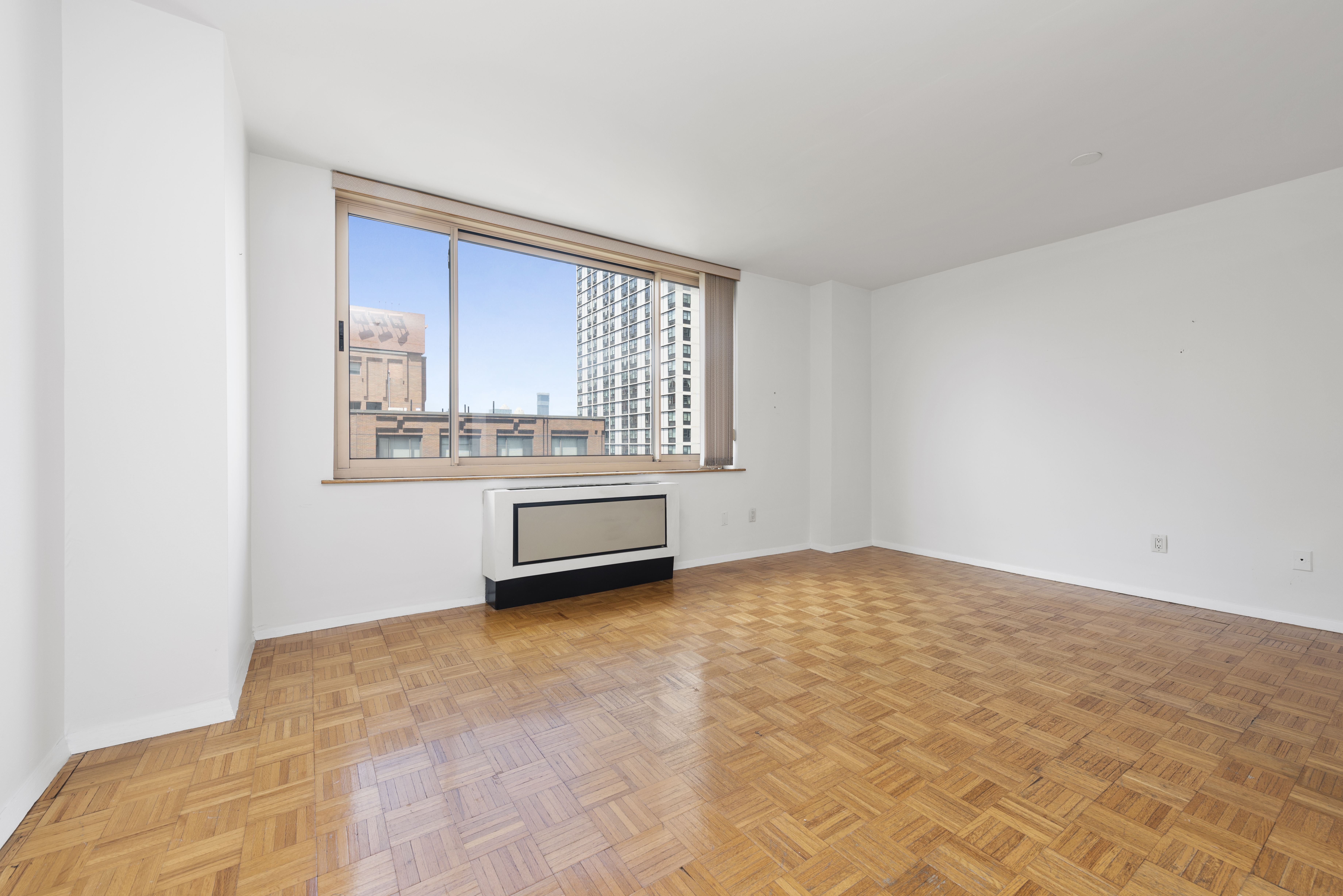250 South End Avenue, Unit 9A Manhattan, NY 10280 - Photo 2 of 7