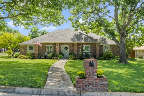 $475,000 | Address Upon Request, Dalworthington Gardens, TX 76016