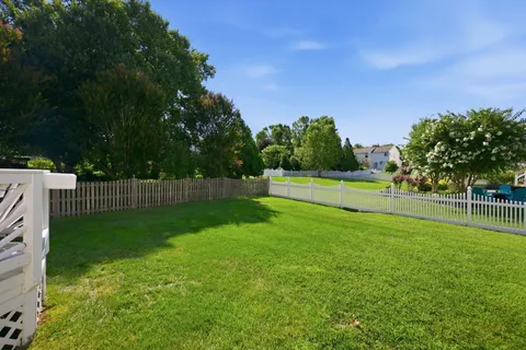 $1,050,000 | 14414 Kings Crossing Boulevard, Boyds, MD 20841