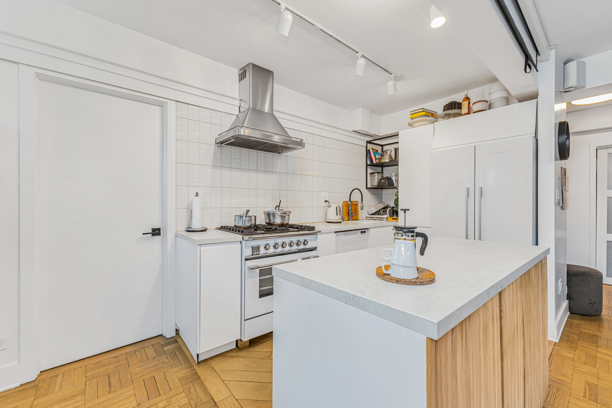 235 Adams Street, Unit 11DE Brooklyn, NY 11201 - Photo 3 of 19