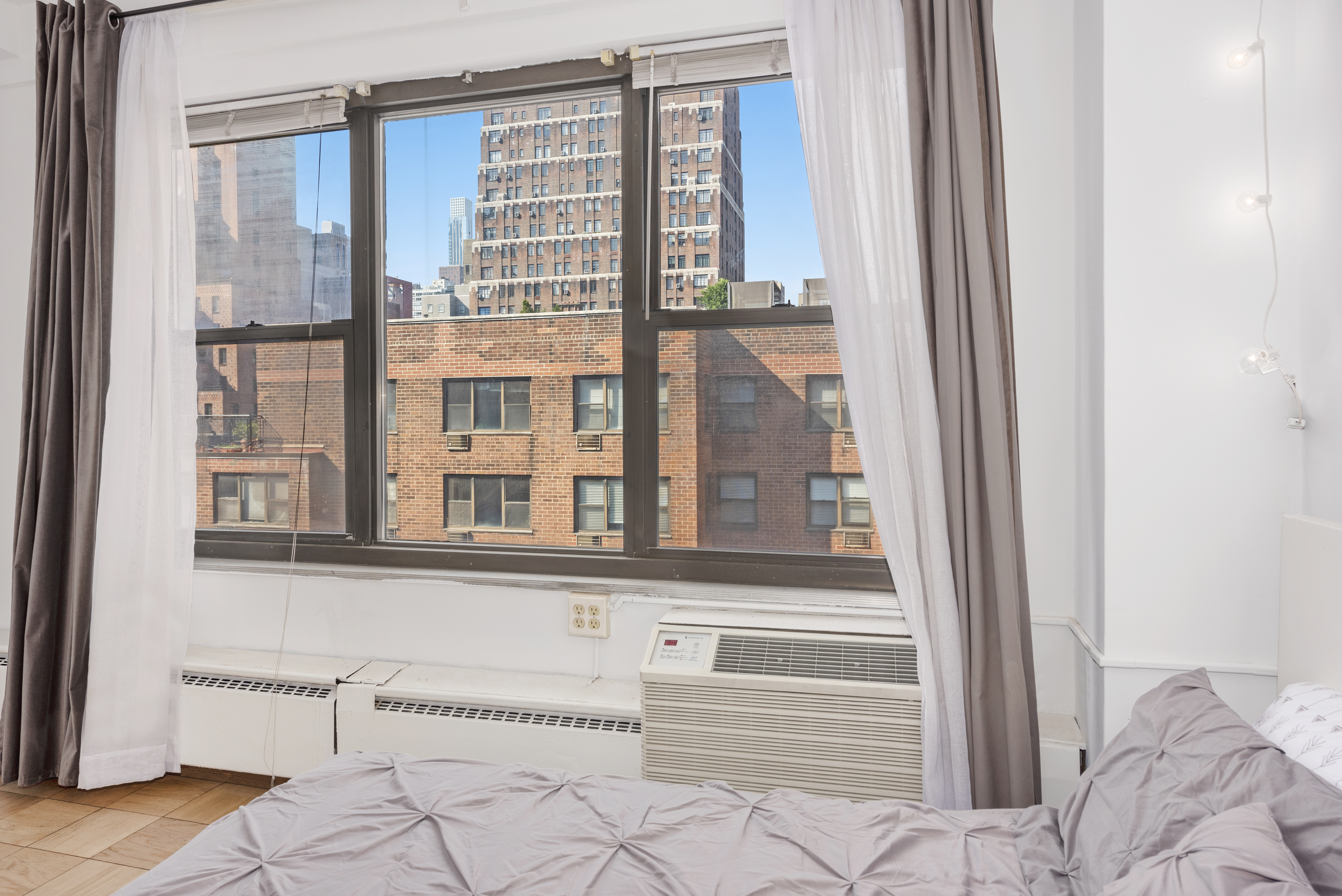 2 Tudor City Place, Unit 11NS Manhattan, NY 10017 - Photo 4 of 9 Gallery Image 4
