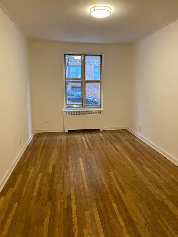 $4,000 | 330 East 58th Street, Unit 1C | Sutton Place