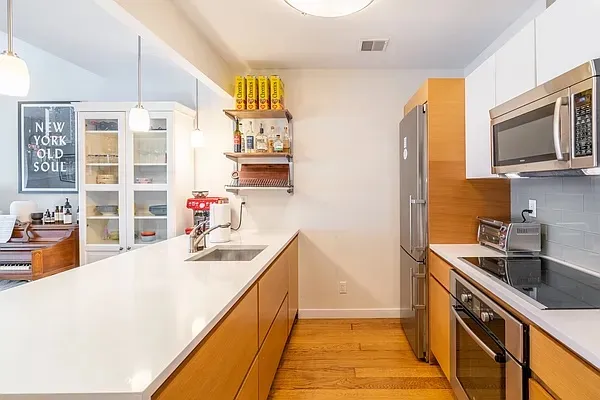 $4,900 | 585 6th Avenue, Unit 2A | Park Slope