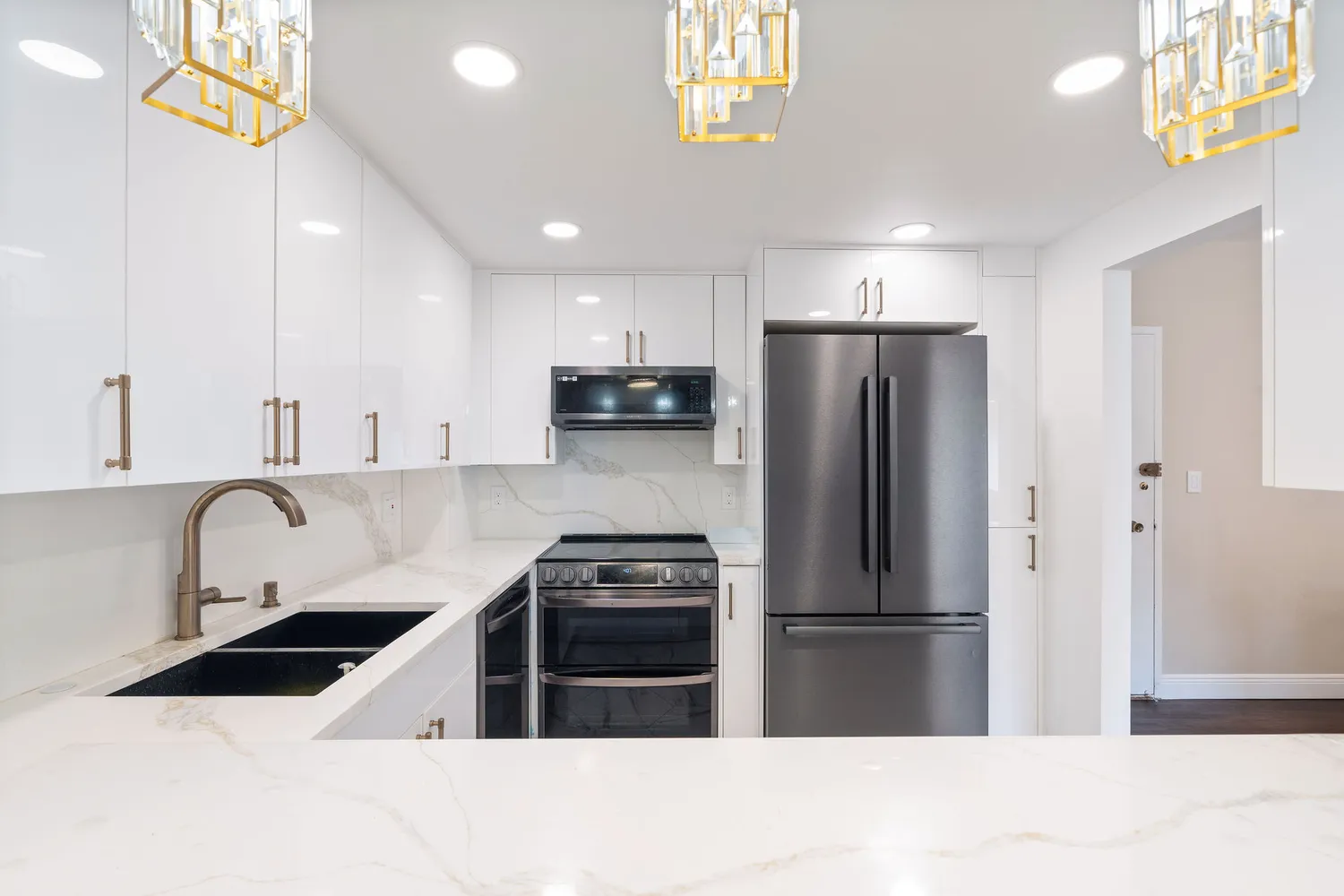 $3,700 | 1985 South Ocean Drive, Unit 9G, Hallandale Beach, FL 33009