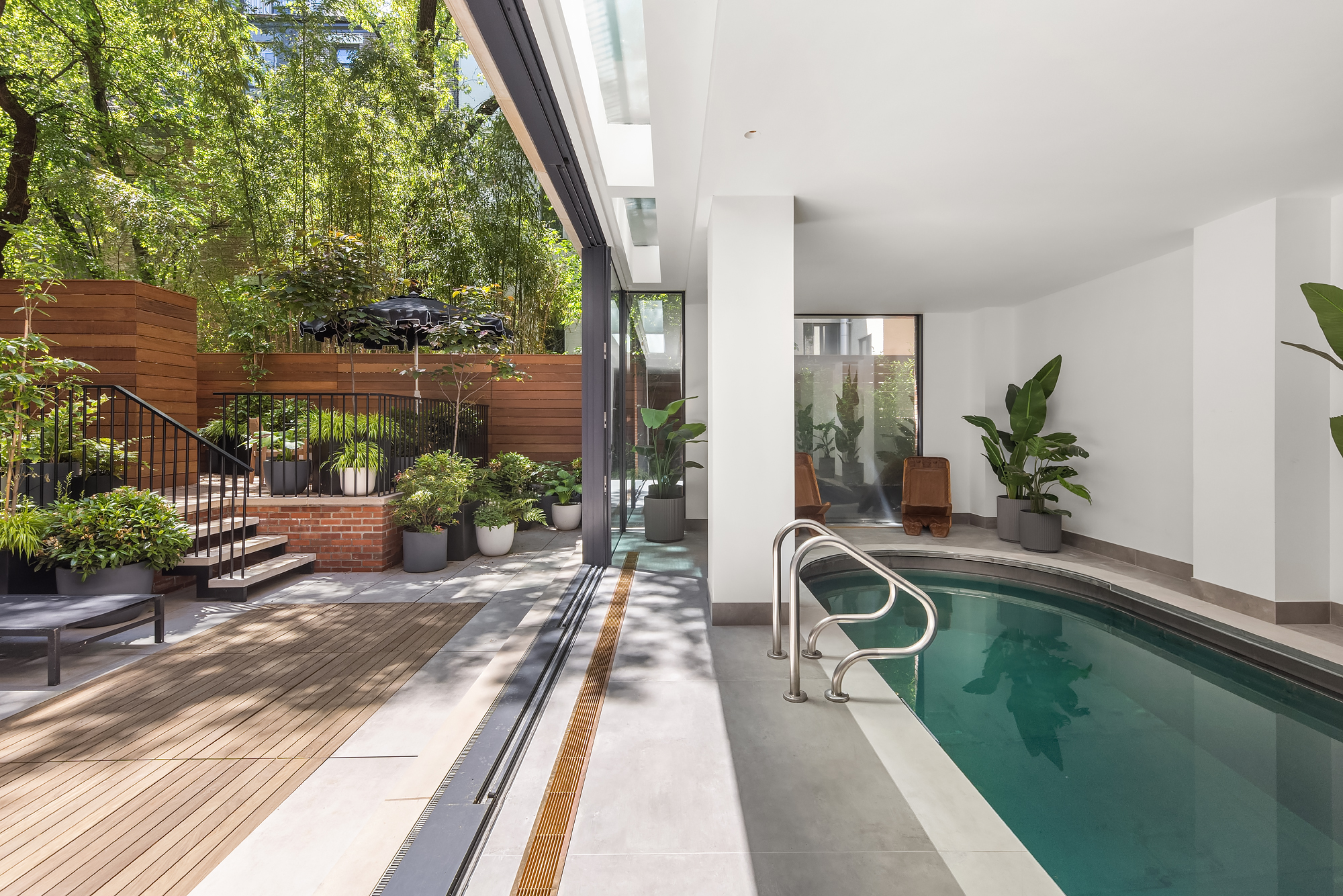 48-50 West 69th Street Manhattan, NY 10023 - Photo 26 of 33