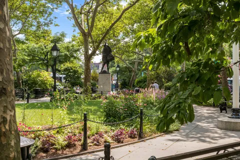 $685,000 | 75 Bank Street, Unit 4B | West Village