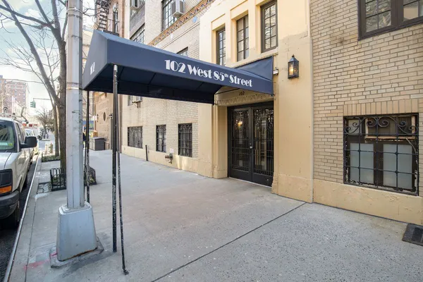$399,000 | 102 West 85th Street, Unit 2B | Upper West Side