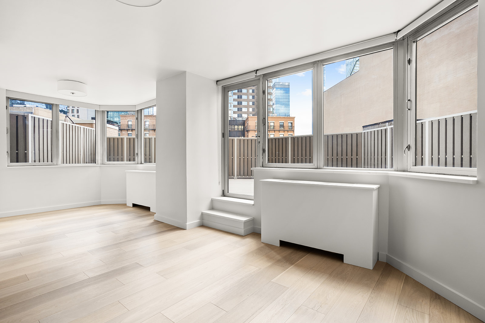 500 West 43rd Street, Unit 3B Manhattan, NY 10036 - Photo 8 of 19 an entryway with a hardwood floor