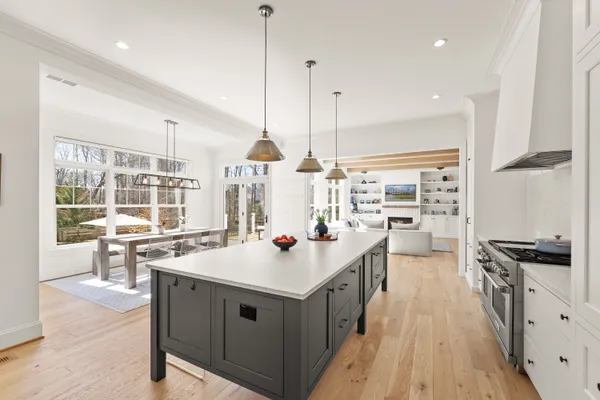 $2,550,000 | 8621 McHenry Street, Vienna, VA 22180