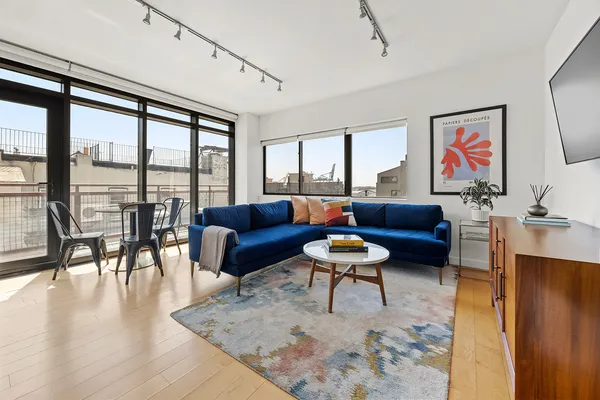 $8,500 | 20 Tiffany Place, Unit 5S | Columbia Street Waterfront