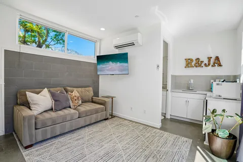 $949,000 | 2699 Majestic Way, Palm Springs, CA 92262