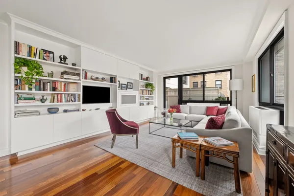 $2,950,000 | 203 West 90th Street, Unit 7H | Upper West Side