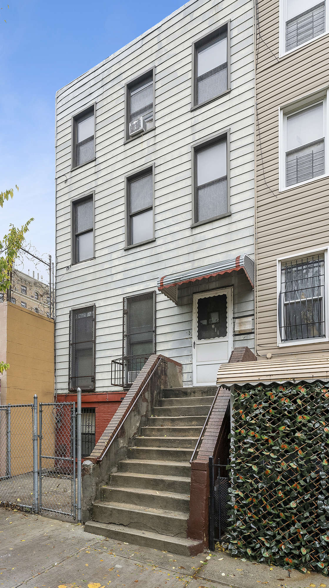 211 Monroe Street Compass