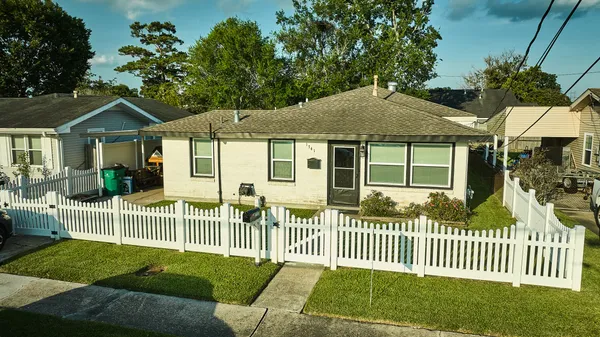 $194,500 | 1741 Bonnie Ann Drive, Marrero, LA 70072